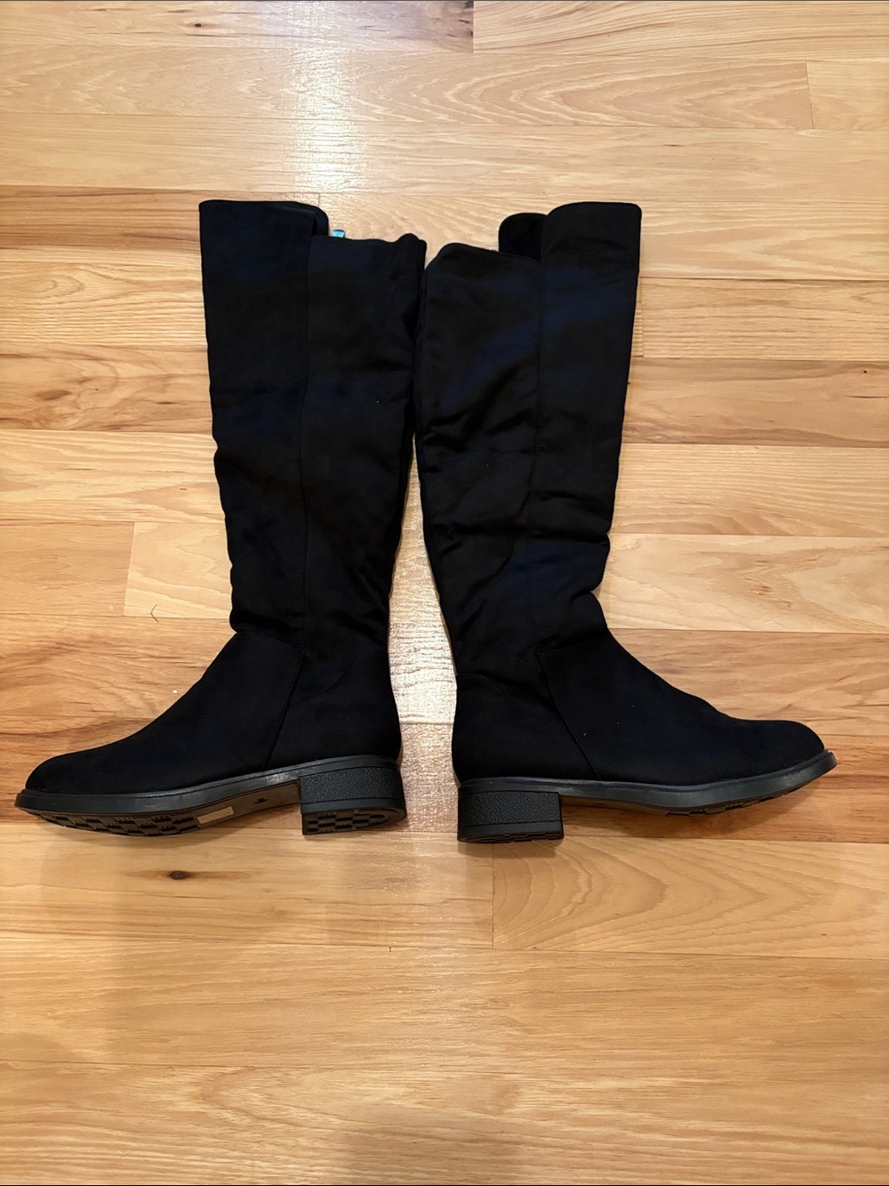 Classic Black Knee-High Women's Boots